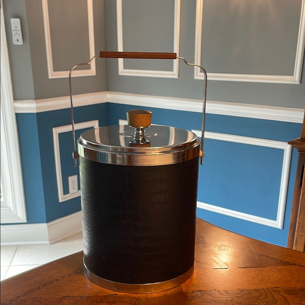 Kromex ice bucket black alligator vinyl & chrome w wood accents vintage storage